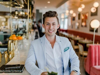 photo-1556157382-97eda2d62296